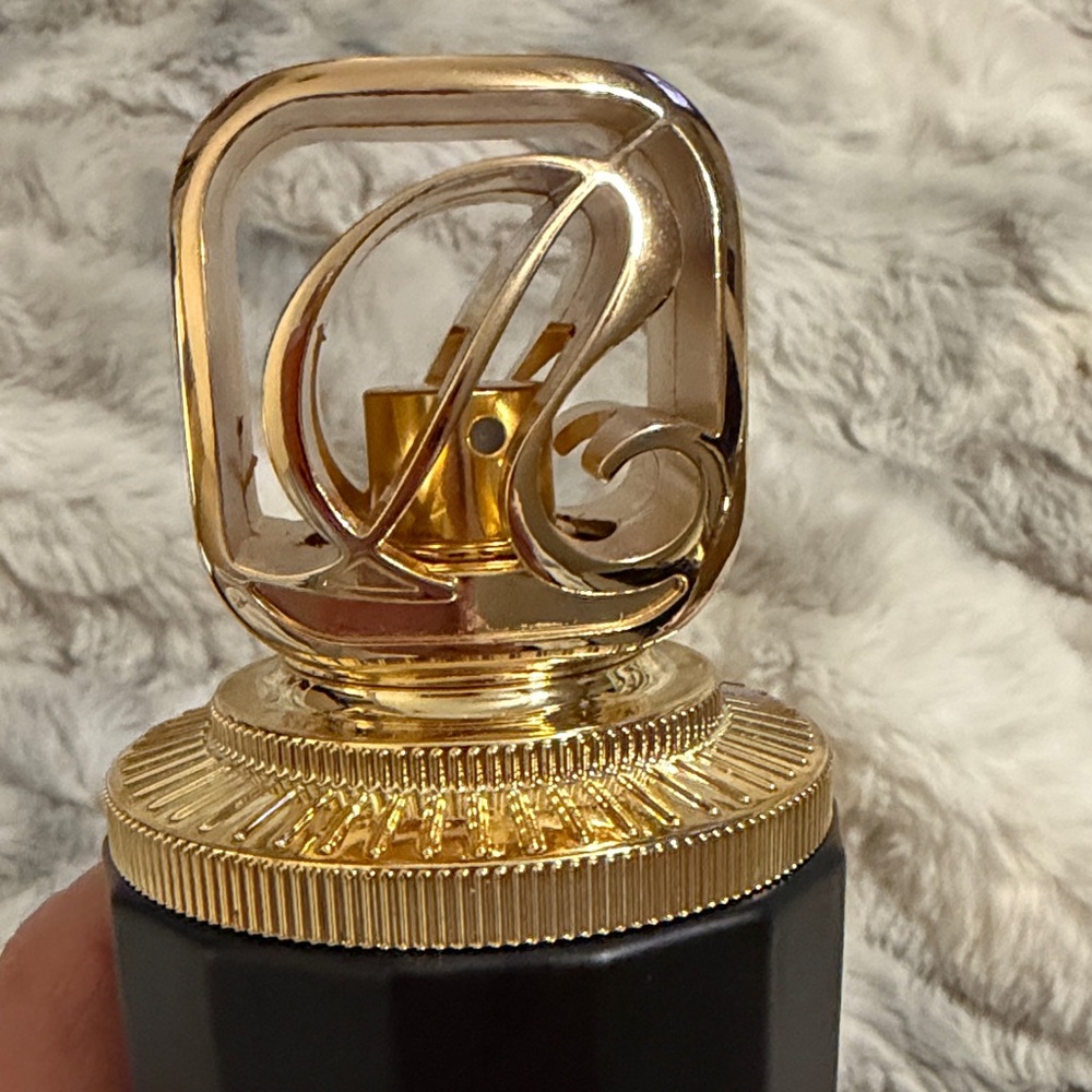Momento Black and Gold Perfume - Picture 3 of 4